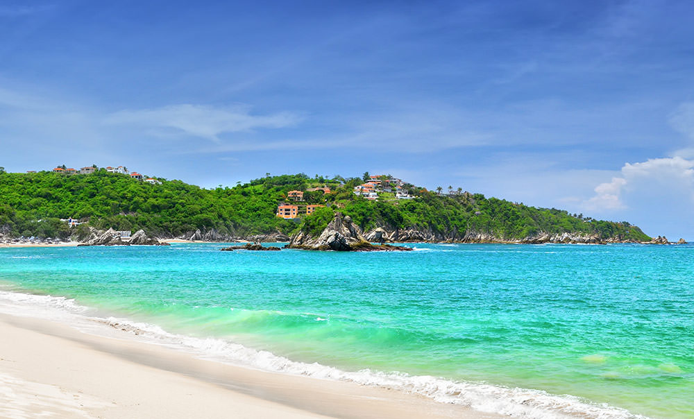 Huatulco Mexico Hotels On The Edge Of Pacific Transat Huatulco Offers Everything You Need For A Family Vacation That Surpes Your Expectations Everyone Loves Strolling Along The White Sand Beaches And